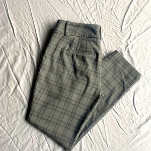 Calvin Klein size 4 ankle length dress pants